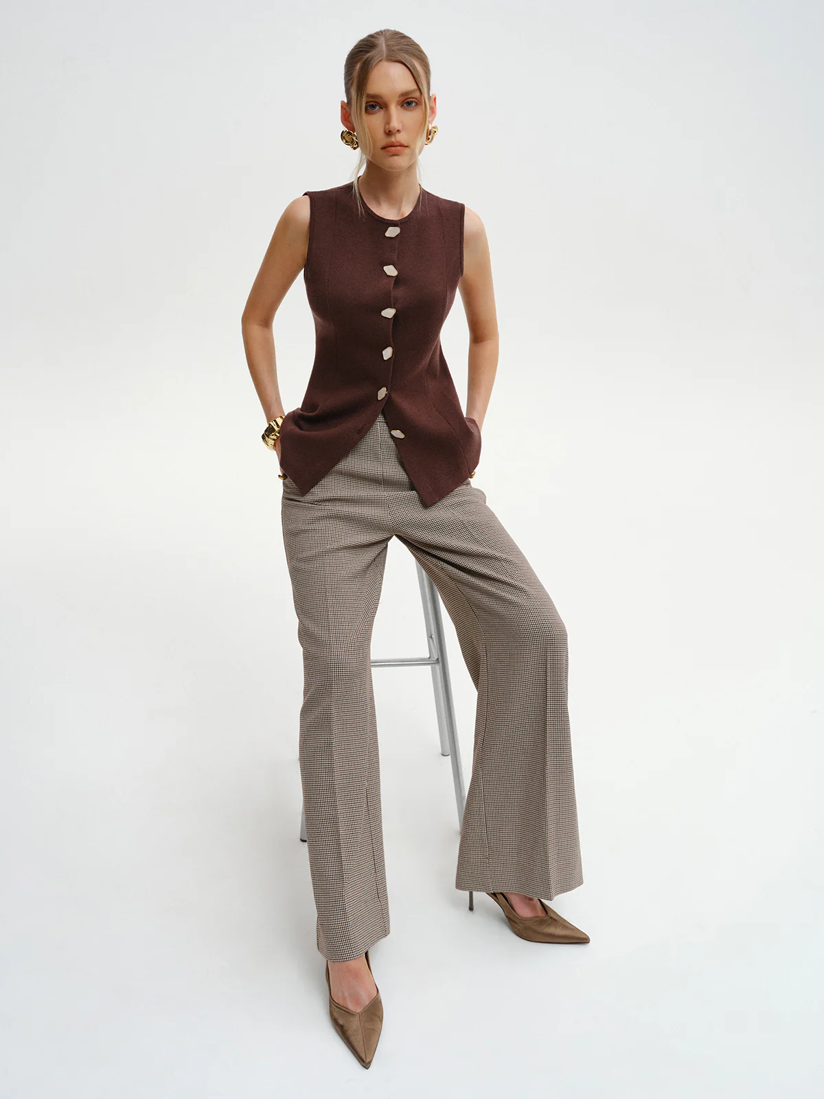 Wool-Blend Sleeveless Button Knit Cardigan - Image 2