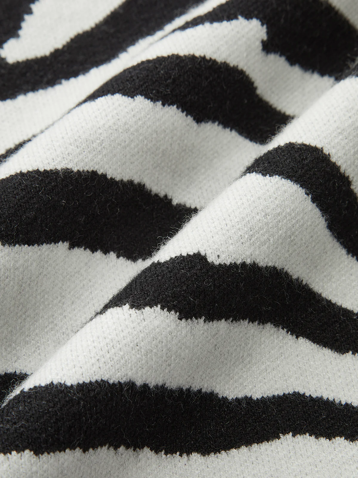 Zebra Print Puff Sleeve Cardigan - Image 4